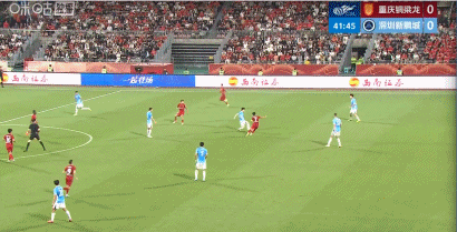 半场：铜梁龙0-0新鹏城，周定洋错失良机，本科维奇染红